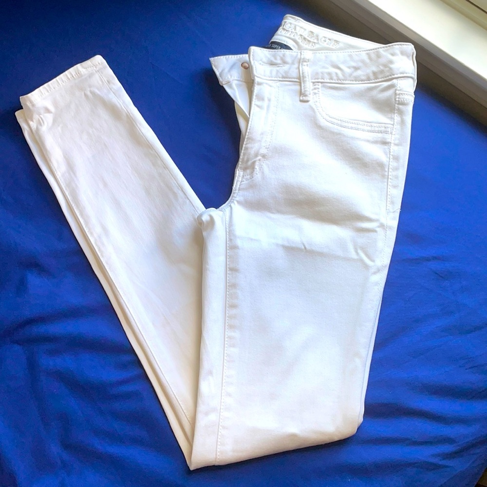 American Eagle White Jegging Pants! (size 6)